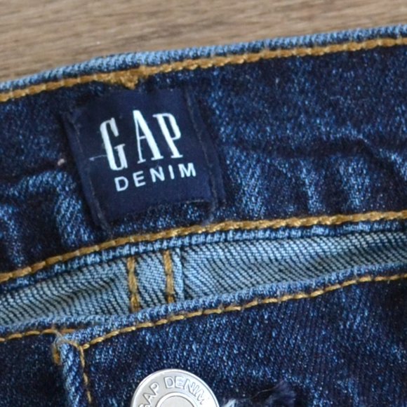 Gap High Waisted Dark Wash Straight Fit Mom Jean Size 28 - Picture 4 of 5